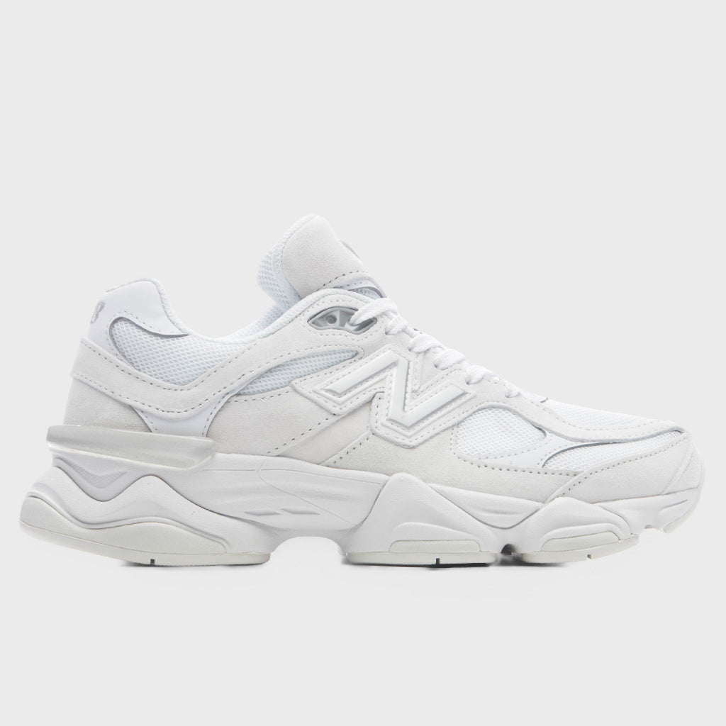 9060 - Reflection/White