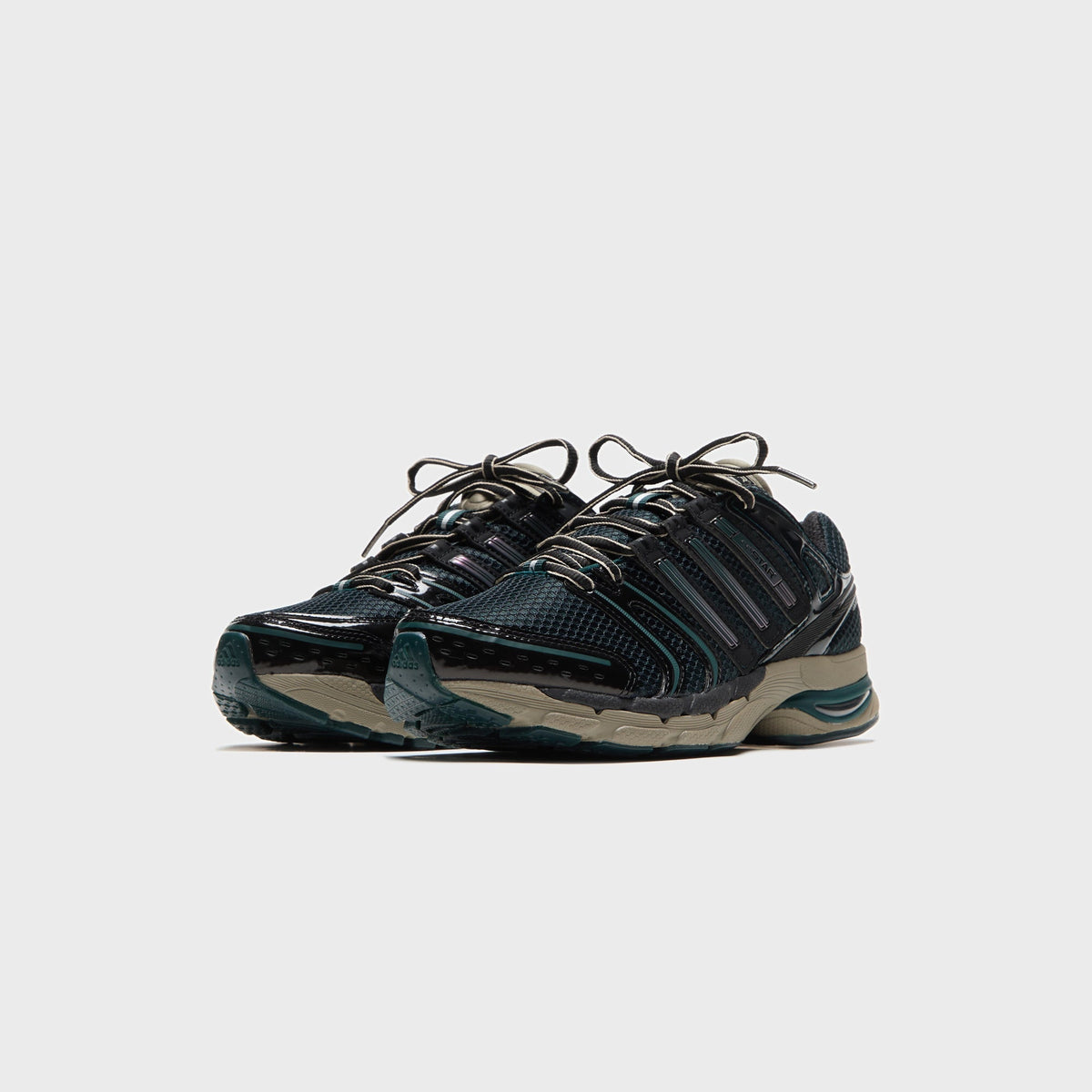 adidas Adistar Control 5 - Cloud White / Core Black / Aurora Ivy