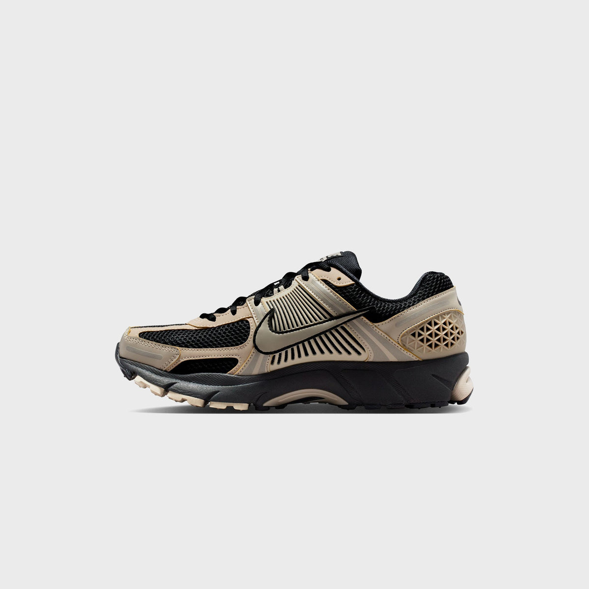 Nike Zoom Vomero 5 - Black / Cream II