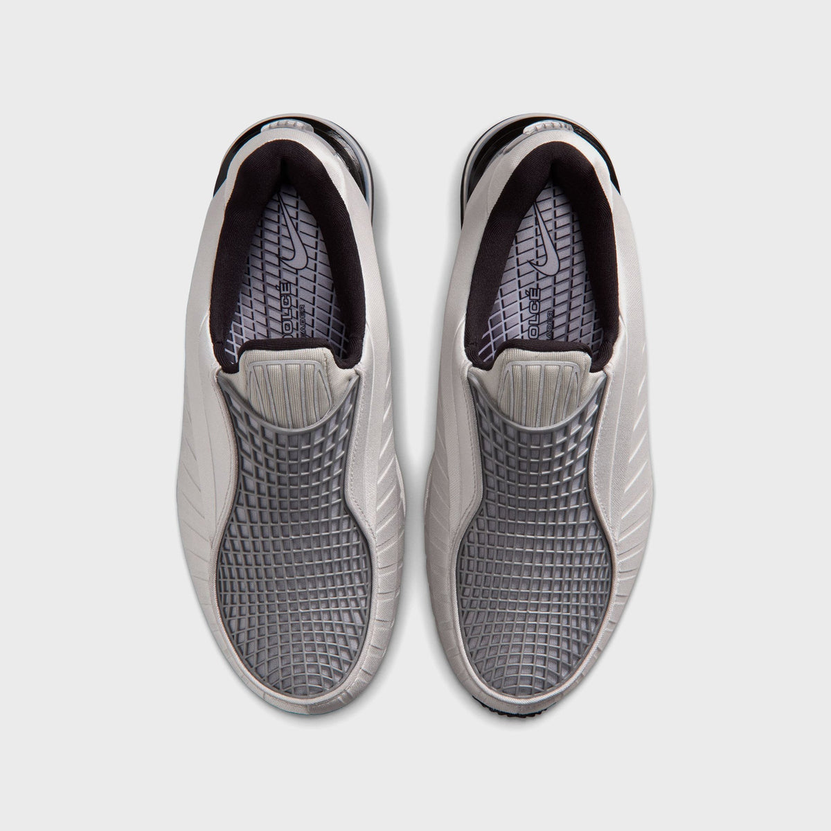 Nike WMNS Air Max Dolce - Metallic Silver / Black