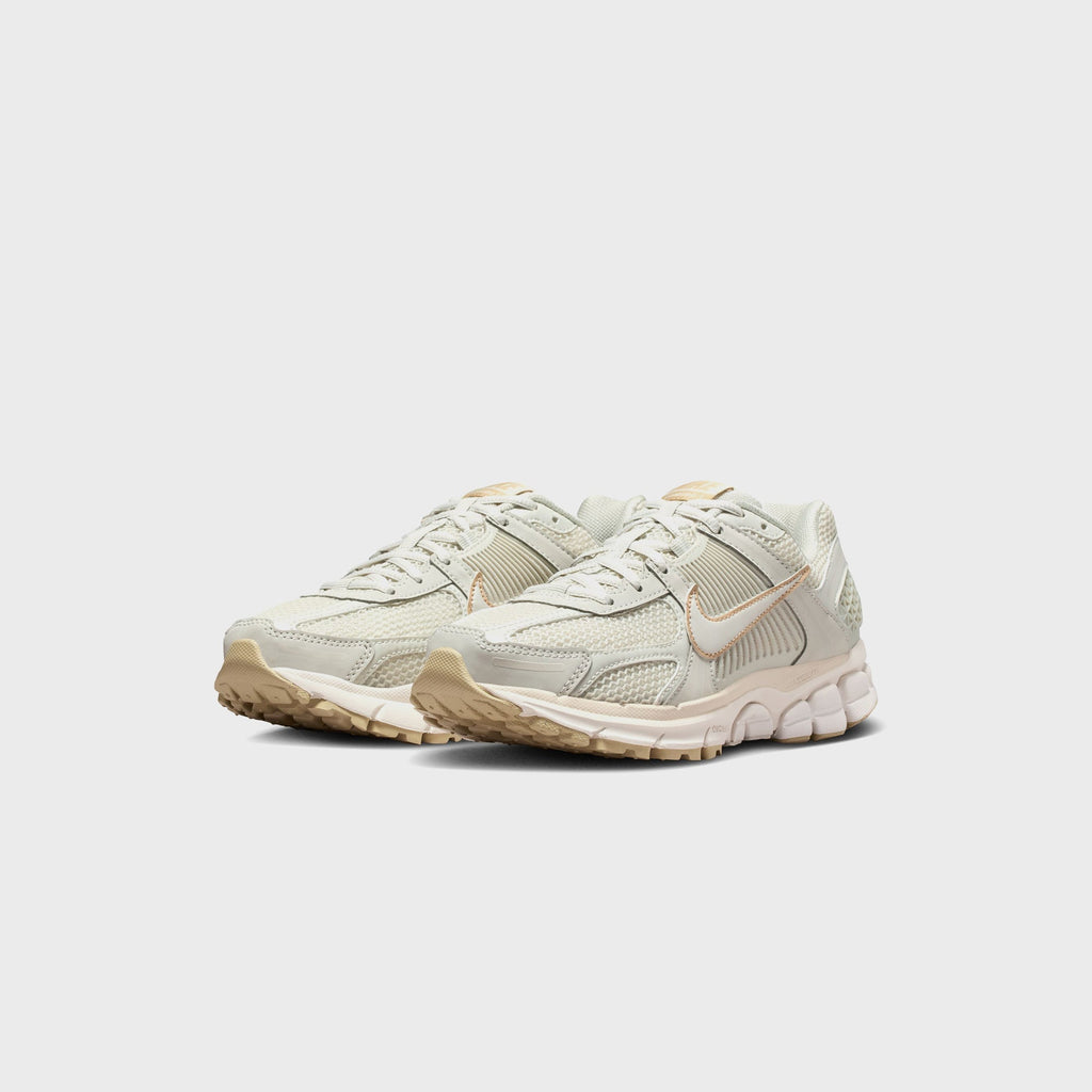 Nike WMNS Zoom Vomero 5 - Light Bone / Phantom