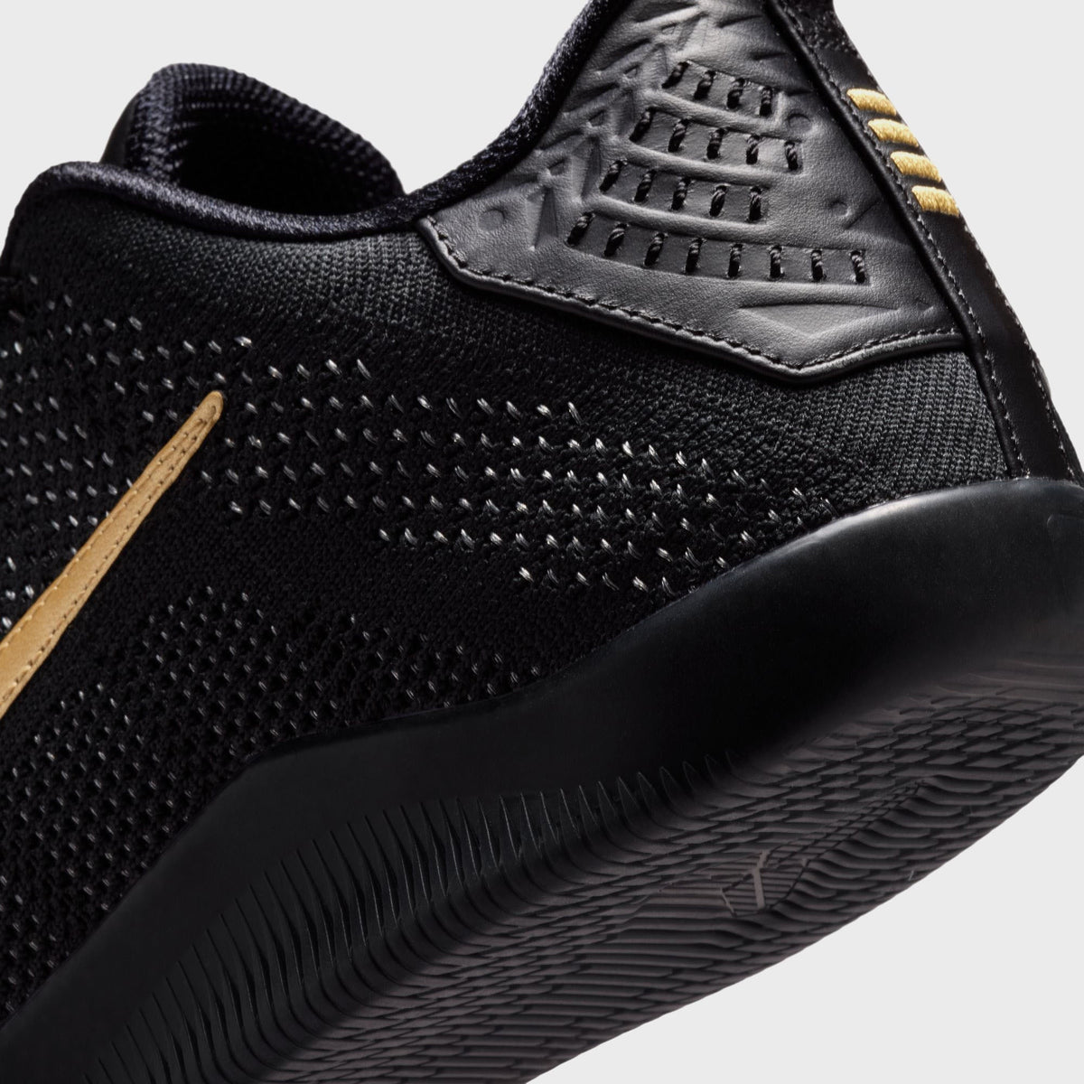 Nike Kobe 11 Elite Protro - Black / Metallic Gold