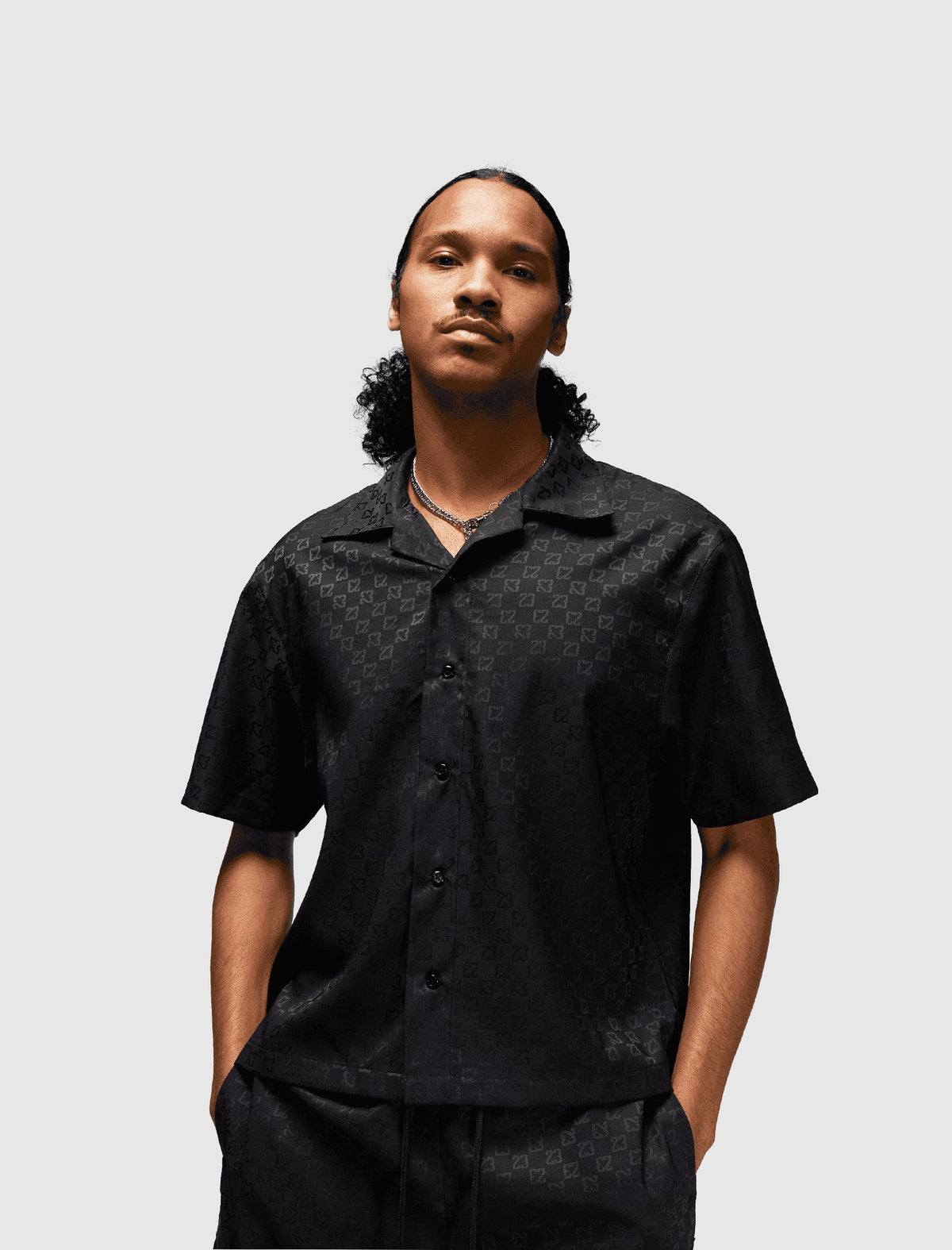 ESSENTIALS WOVEN SHIRT