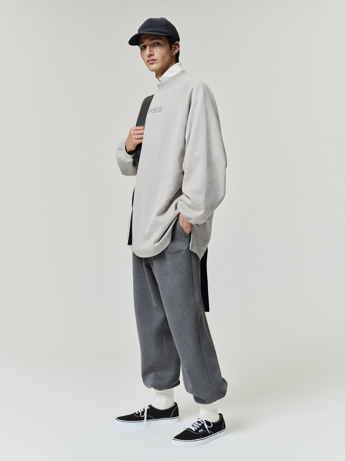 Pique 90s Relaxed Mockneck Raglan LS Tee