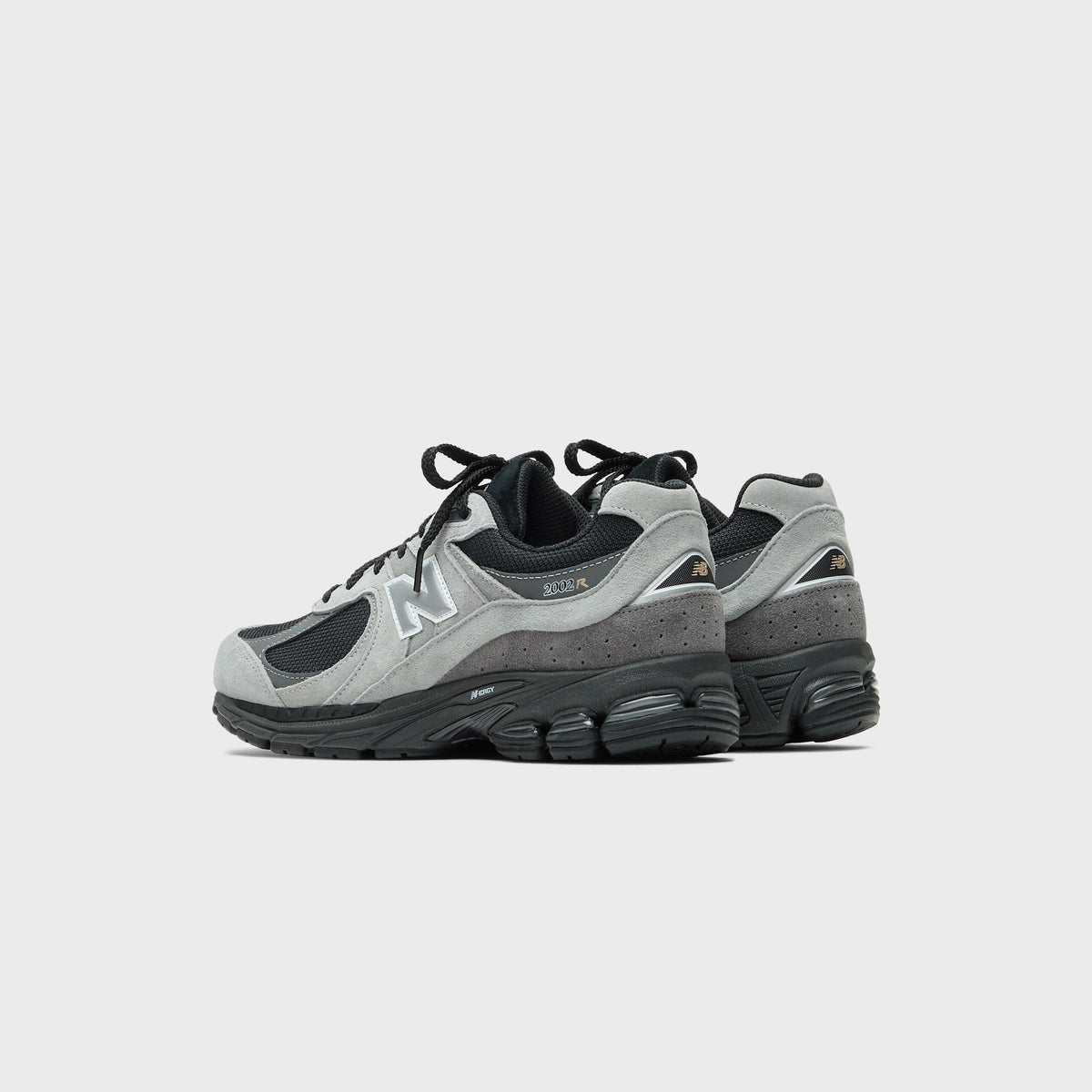 New Balance 2002R - Black / Silver Metallic