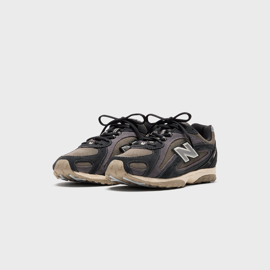 New Balance 204L - Black / Magnet