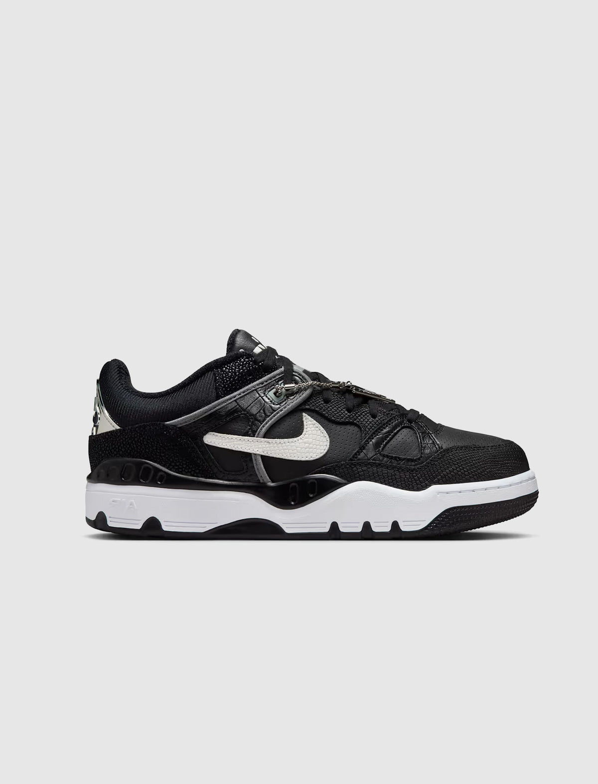 NIGO AIR FORCE 3 LOW "BLACK AND WHITE"