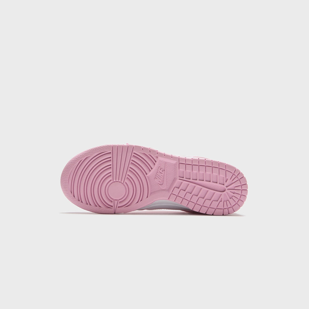 Nike WMNS Dunk Low SE - White / Metallic Silver / Pink Rise