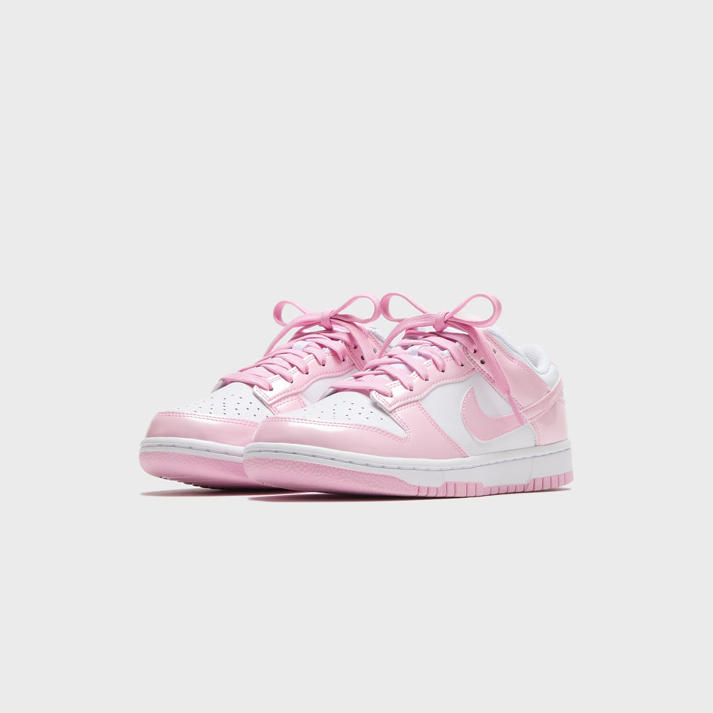 Nike WMNS Dunk Low SE - White / Metallic Silver / Pink Rise