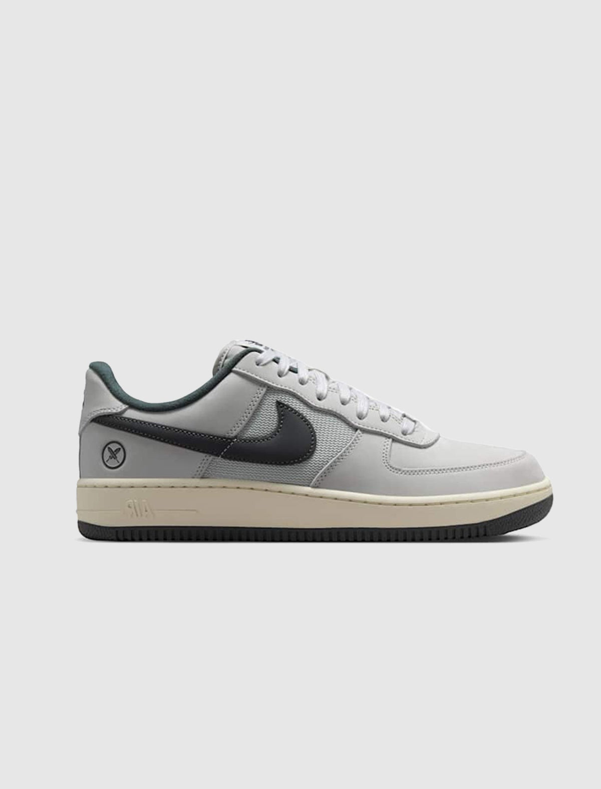 YUTO X NIKE SB AIR FORCE 1