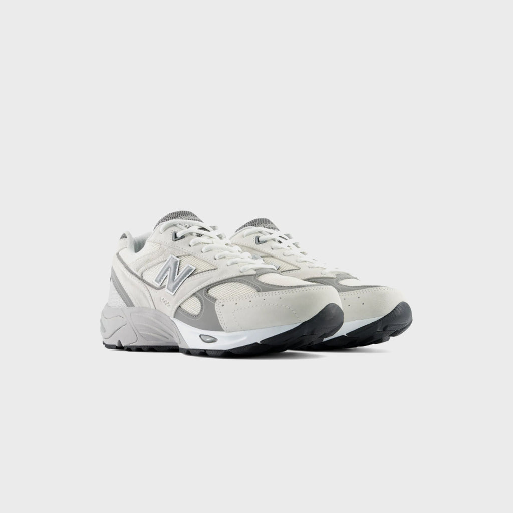 New Balance 880R - Sea Salt / Slate Grey