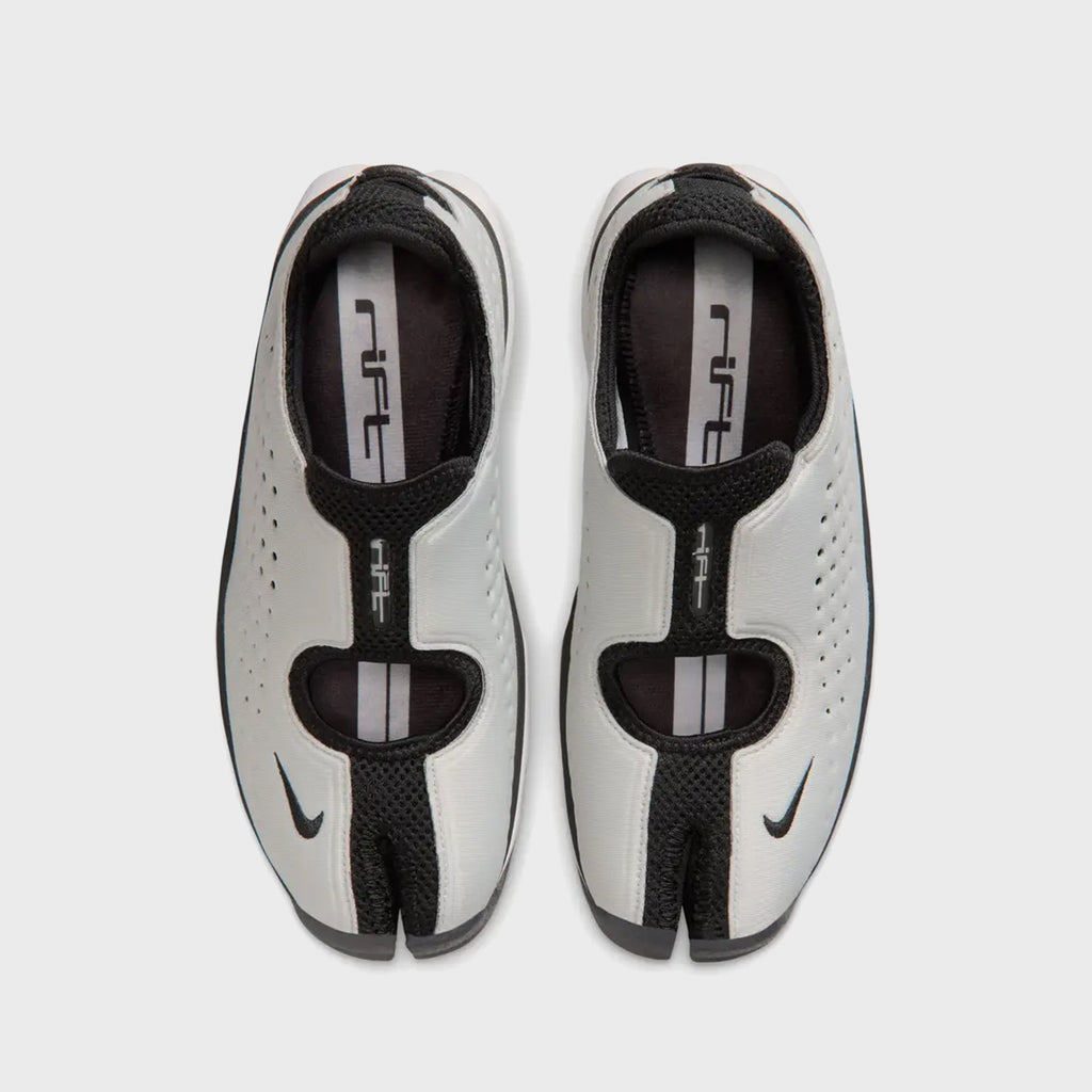 Nike WMNS Rift 2 - Black / Metallic Silver